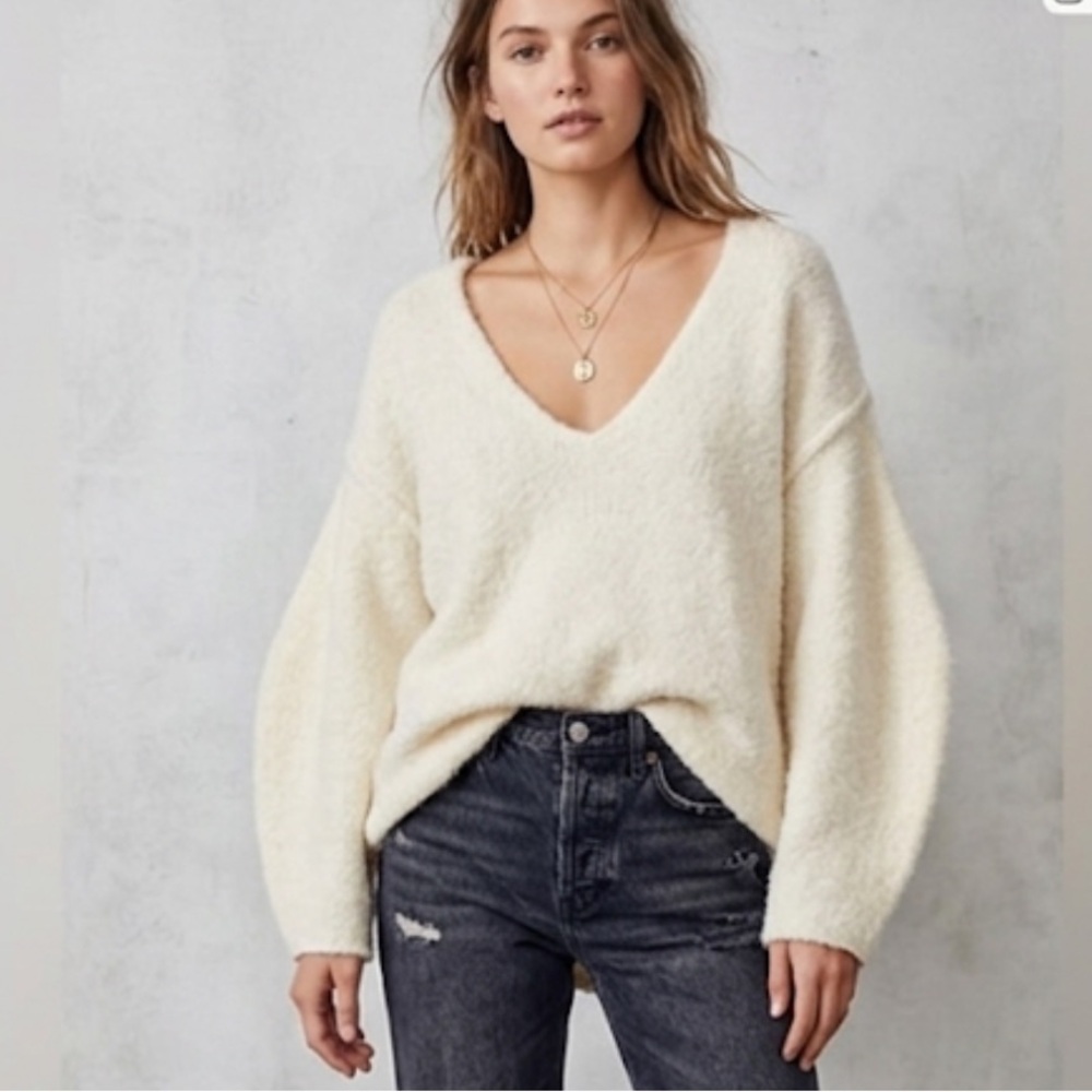 Free People Oversized Cozy V-Neck Cream Tunic Sweater Size Large